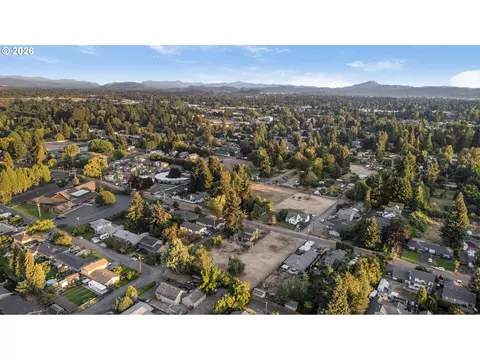 View/Area - 185 Ferndale Dr, Eugene, OR 97404 photo 7 of 8