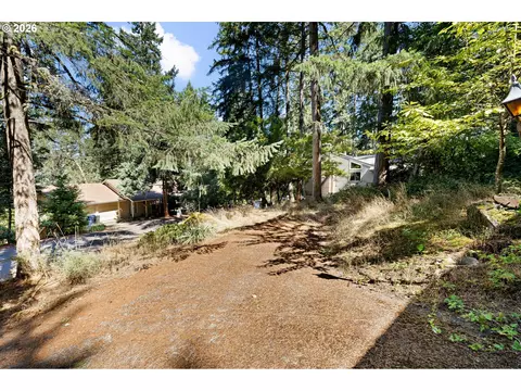 Exterior - 2872 Greentree Way, Eugene, OR 97405 photo 3 of 3