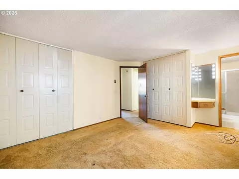 Bedroom - 2872 Greentree Way, Eugene, OR 97405 photo 6 of 6