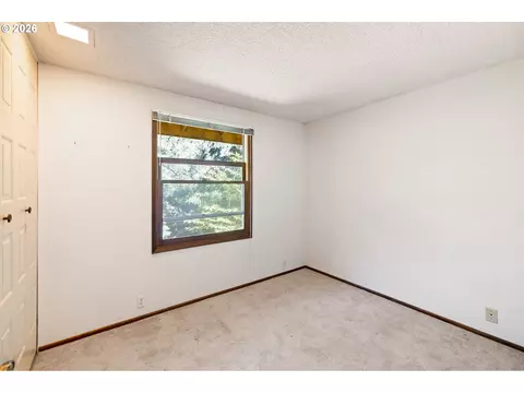 Bedroom - 2872 Greentree Way, Eugene, OR 97405 photo 1 of 6