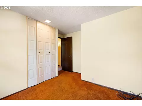 Bedroom - 2872 Greentree Way, Eugene, OR 97405 photo 4 of 6