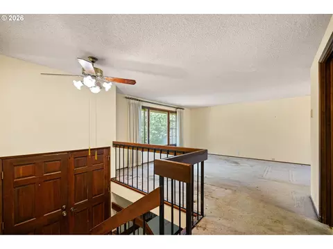 Living - 2872 Greentree Way, Eugene, OR 97405 photo 1 of 10