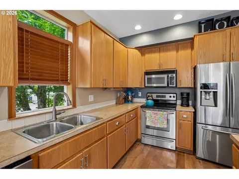 Kitchen - 38619 Miller St, Sandy, OR 97055 photo 3 of 3