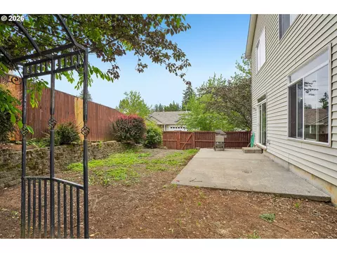 Exterior - 38619 Miller St, Sandy, OR 97055 photo 6 of 7