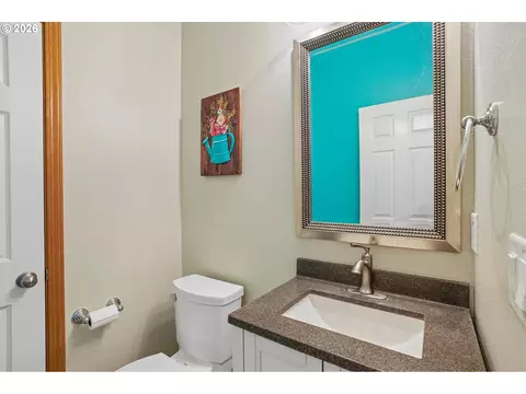 Bath - 38619 Miller St, Sandy, OR 97055 photo 3 of 3