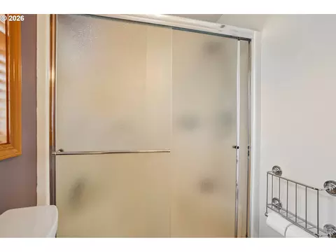 Bath - 38619 Miller St, Sandy, OR 97055 photo 1 of 3
