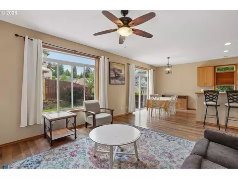 Living - 38619 Miller St, Sandy, OR 97055 photo 3 of 3