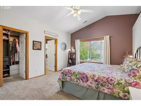 Bedroom - 38619 Miller St, Sandy, OR 97055 photo 2 of 4