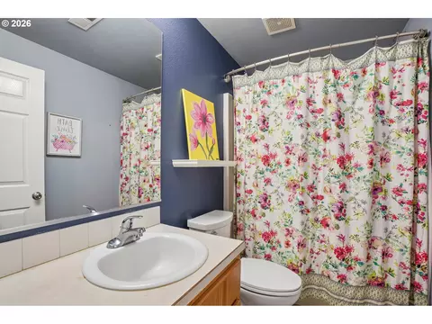 Bath - 38619 Miller St, Sandy, OR 97055 photo 2 of 3