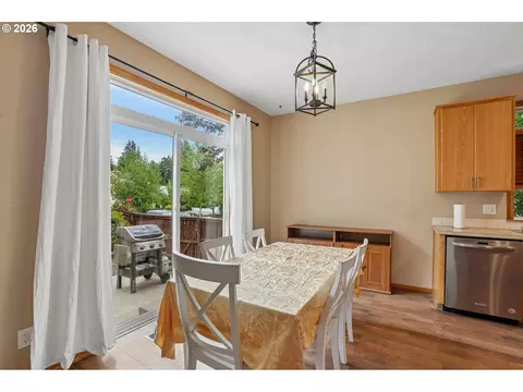 Dining - 38619 Miller St, Sandy, OR 97055 photo 2 of 2