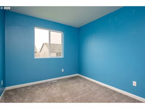 Bedroom - 4215 SW Myrtle Ave, Gresham, OR 97080 photo 2 of 3