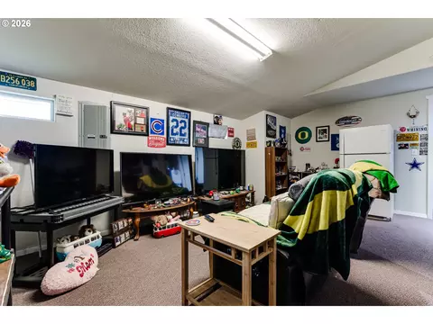 Other - 525 21st St, Springfield, OR 97477 photo 9 of 10