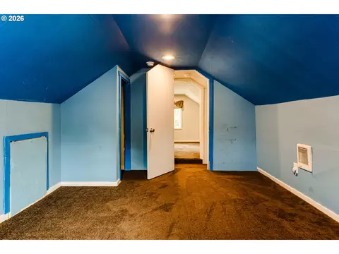 Bedroom - 525 21st St, Springfield, OR 97477 photo 7 of 9
