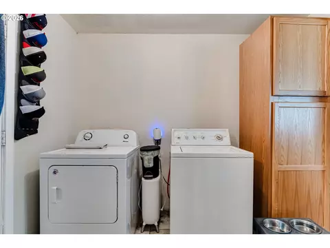 Other - 525 21st St, Springfield, OR 97477 photo 6 of 10