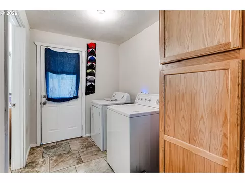 Other - 525 21st St, Springfield, OR 97477 photo 5 of 10
