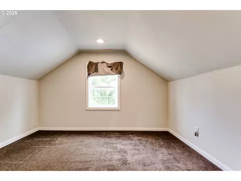 Bedroom - 525 21st St, Springfield, OR 97477 photo 8 of 9