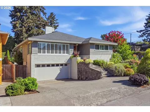 7637 NE Sacramento St, Portland, OR 97213