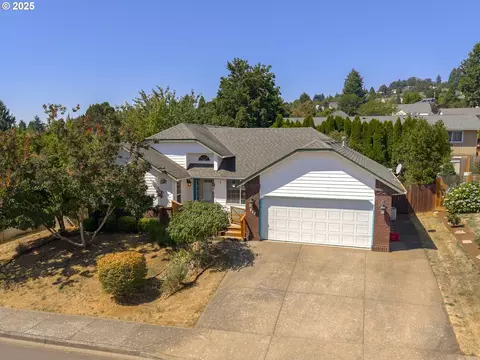 310 SW Birch St, Dundee, OR 97115