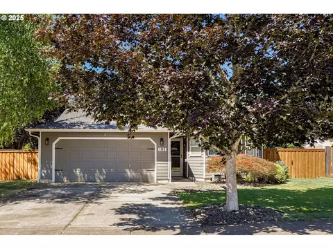 185 SW Applegate Trail Dr, Dallas, OR 97338