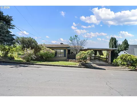 526 S 3rd St, Springfield, OR 97477