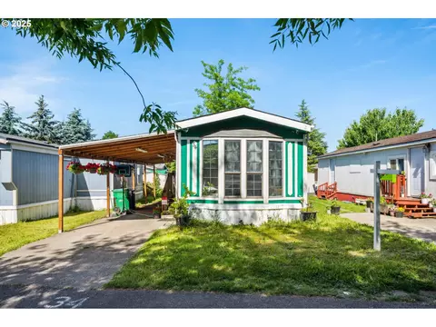 9000 NE M L King Blvd #34, Portland, OR 97211