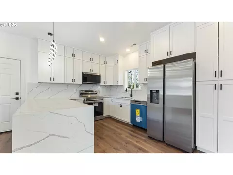 Kitchen - 141 NE D St, Willamina, OR 97396 photo 3 of 5