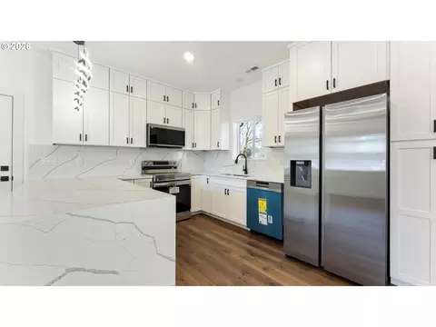 Kitchen - 141 NE D St, Willamina, OR 97396 photo 2 of 5