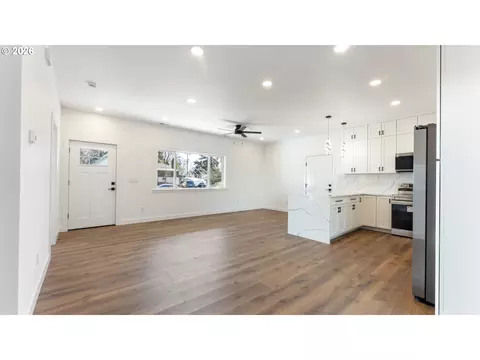 Living - 141 NE D St, Willamina, OR 97396 photo 5 of 7