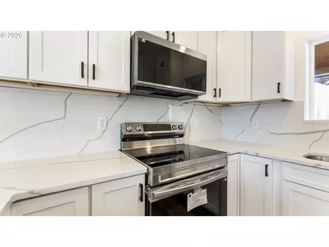 Kitchen - 141 NE D St, Willamina, OR 97396 photo 5 of 5