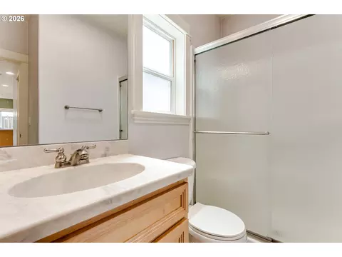 Bath - 2353 Rollie Loop, Eugene, OR 97405 photo 2 of 8