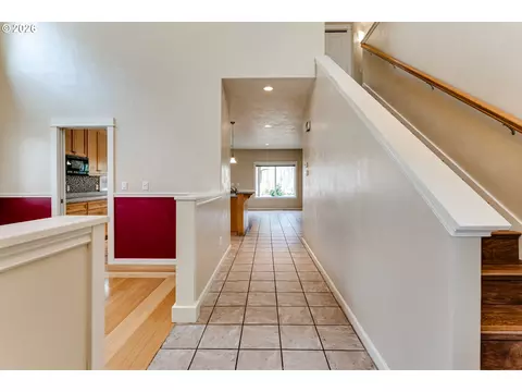 Entry Way - 2353 Rollie Loop, Eugene, OR 97405 photo 2 of 7