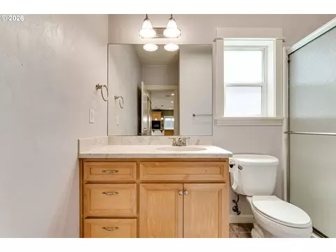 Bath - 2353 Rollie Loop, Eugene, OR 97405 photo 1 of 8