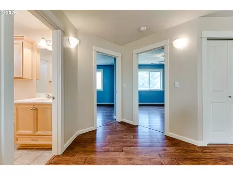 Entry Way - 2353 Rollie Loop, Eugene, OR 97405 photo 5 of 7