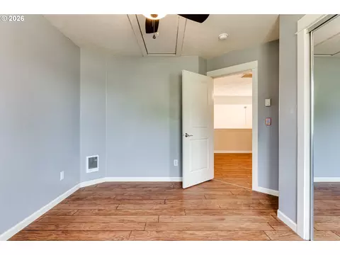 Bedroom - 2353 Rollie Loop, Eugene, OR 97405 photo 4 of 6