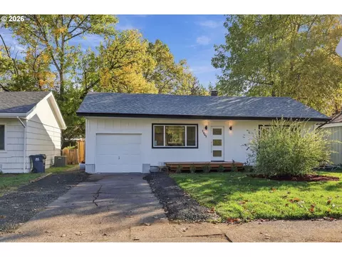 Exterior - 2845 Hilyard St, Eugene, OR 97405 photo 13 of 14