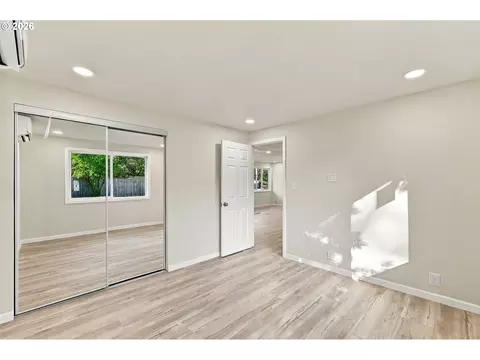 Bedroom - 2845 Hilyard St, Eugene, OR 97405 photo 1 of 5