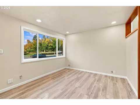 Living - 2845 Hilyard St, Eugene, OR 97405 photo 4 of 9
