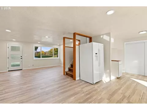 Living - 2845 Hilyard St, Eugene, OR 97405 photo 8 of 9