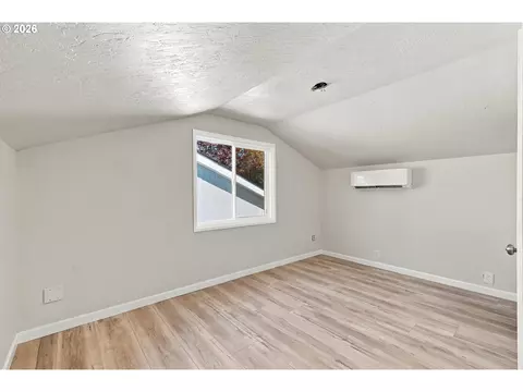 Bedroom - 2845 Hilyard St, Eugene, OR 97405 photo 5 of 5