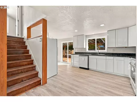 Kitchen - 2845 Hilyard St, Eugene, OR 97405 photo 1 of 7