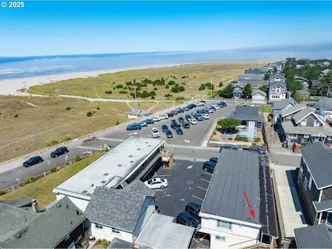 1022 N Prom Tradewinds #208, Seaside, OR 97138