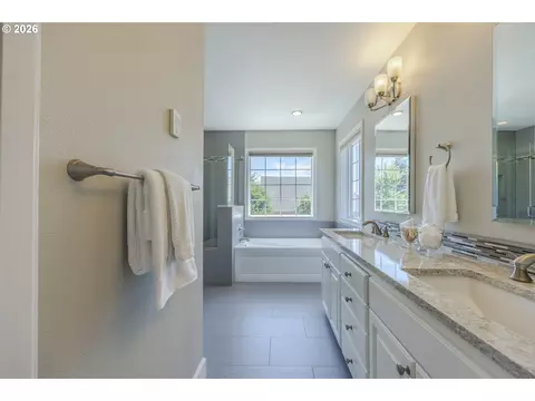 3394 Hampton Way, Eugene, OR 97401 photo 27