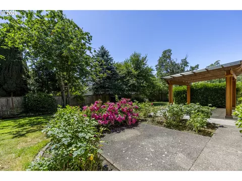 3394 Hampton Way, Eugene, OR 97401 photo 44