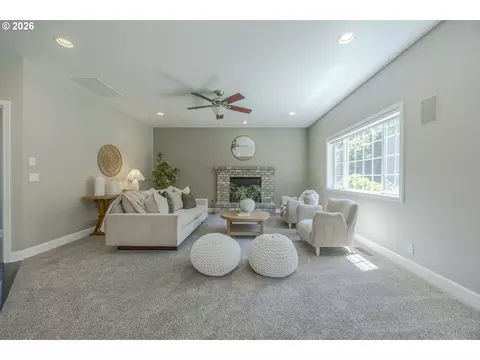 3394 Hampton Way, Eugene, OR 97401 photo 20