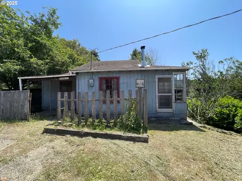 91456 State Rd, Coquille, OR 97423