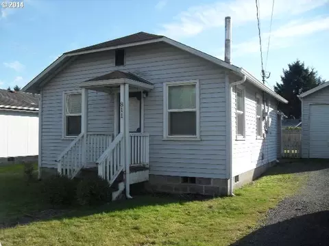 811 E Spruce St, Ilwaco, WA 98624 photo 1