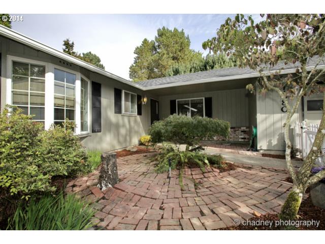 1080 SE Liberty Ave, Gresham, OR 97080 photo 1
