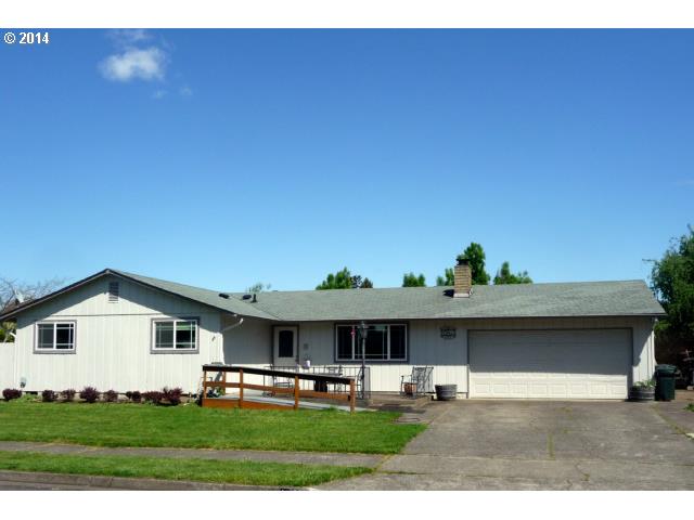 1067 Surrey Ln, Eugene, OR 97402 photo 1