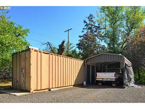 Exterior - 16990 SE Foster Rd, Gresham, OR 97080 photo 10 of 15