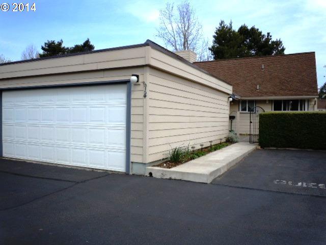 110 NE Village Squire Ave #14, Gresham, OR 97030 photo 1